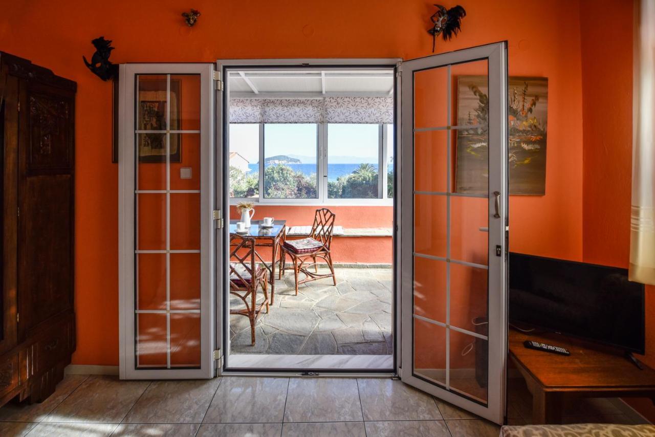 Апартаменты House By The Sea 2 Nea Iraklitsa Экстерьер фото
